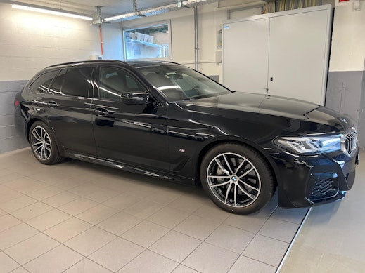 BMW 530d xDrive Touring 2