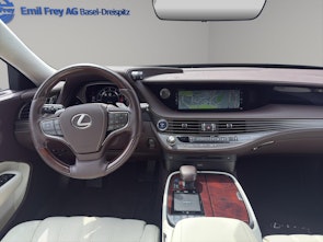 Vehicle image LEXUS LS 500h Comfort AWD