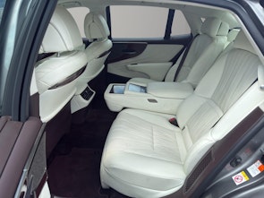 Vehicle image LEXUS LS 500h Comfort AWD