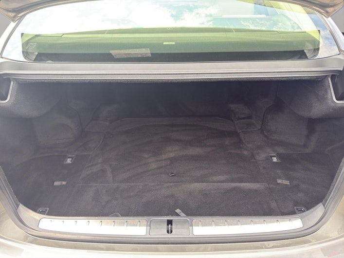 Vehicle image LEXUS LS