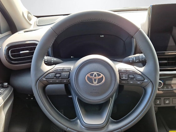 Vehicle image 4 Vehicle image 4