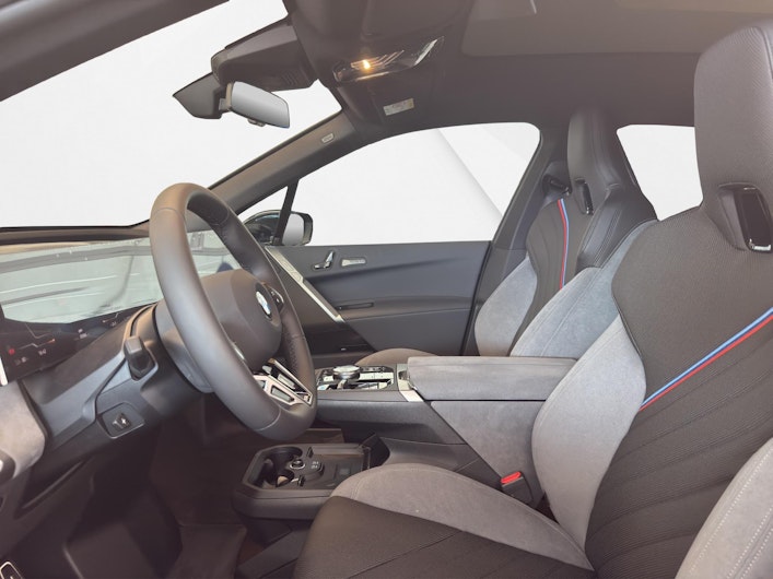 Vehicle image BMW iX