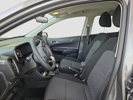 Vehicle image 4 Vehicle image 4