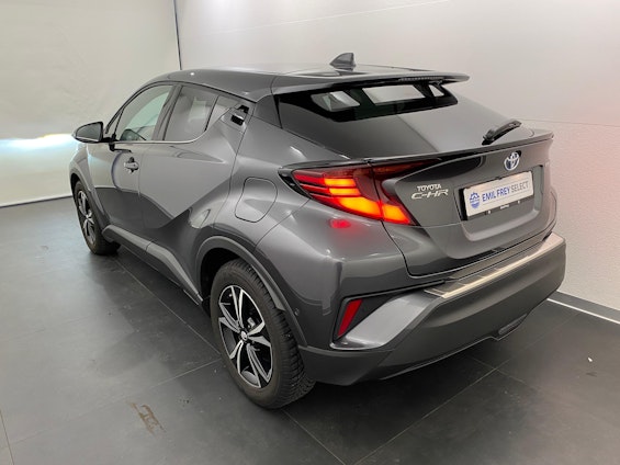 Vehicle image 6