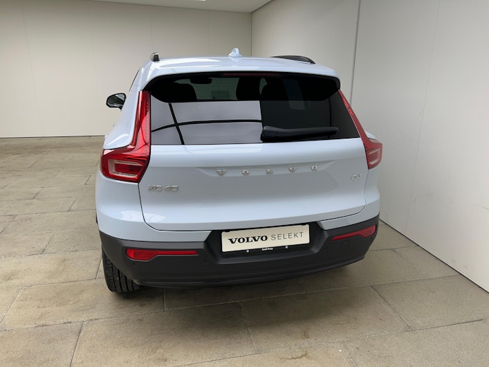 Vehicle image VOLVO XC40