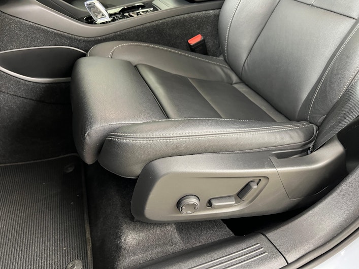 Vehicle image VOLVO XC40