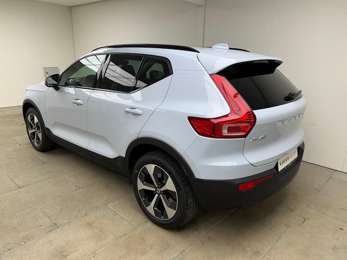 Vehicle image VOLVO XC40