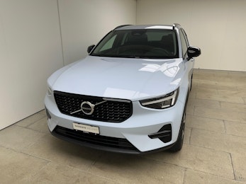 Vehicle image VOLVO XC40 2.0 B4 MH Plus Dark