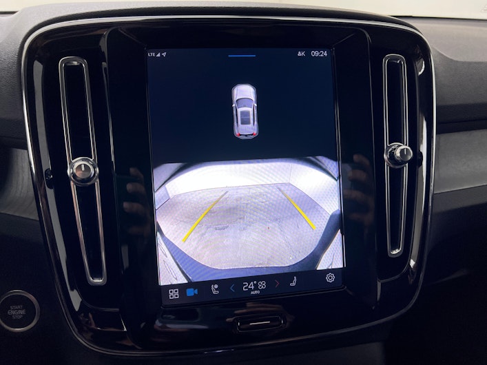 Vehicle image VOLVO XC40