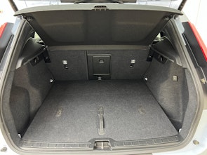 Vehicle image VOLVO XC40 2.0 B4 MH Plus Dark