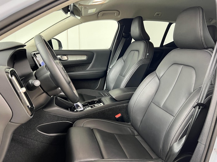 Vehicle image VOLVO XC40