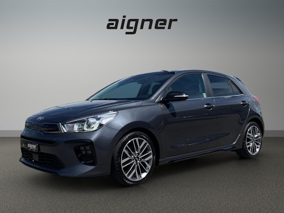 First vehicle image