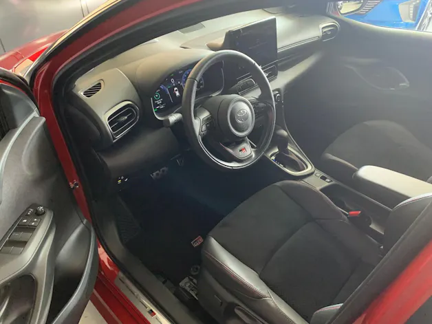 Toyota Yaris 1.5 VVT-i HSD GR Sport