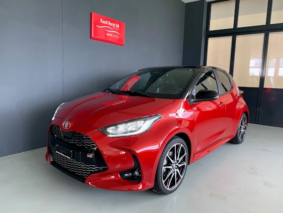 First vehicle image