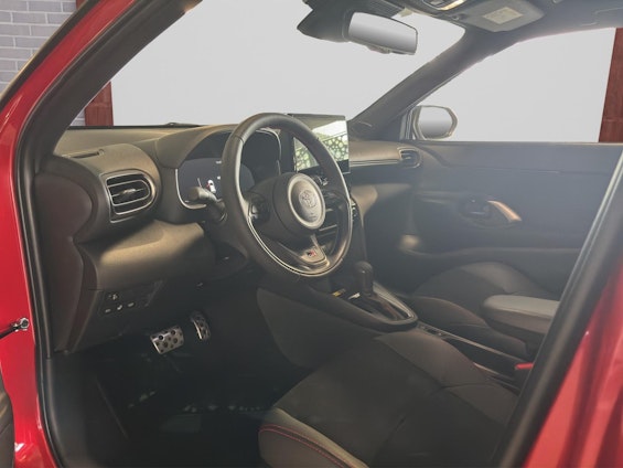 Vehicle image 7