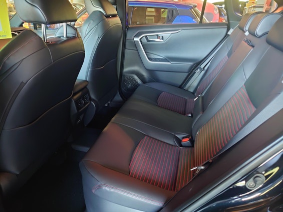 Vehicle image 15