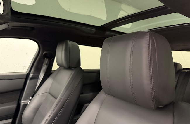 Vehicle image 9 Vehicle image 9