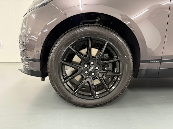 Vehicle image LAND ROVER RANGE ROVER VELAR