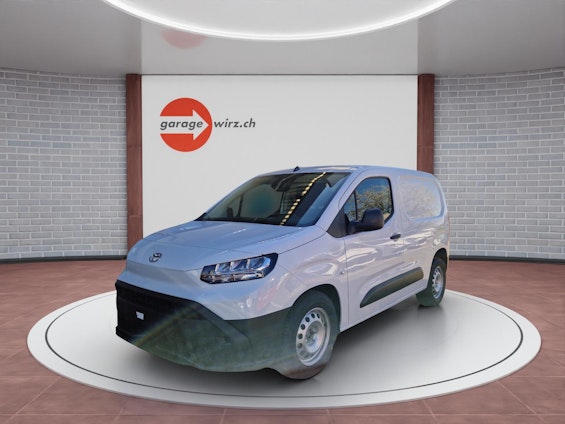 First vehicle image