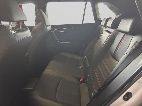 Vehicle image 9 Vehicle image 9