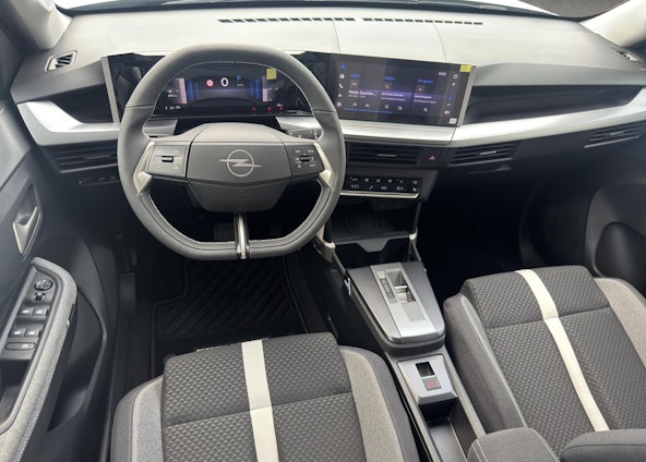 Vehicle image 14 Vehicle image 14