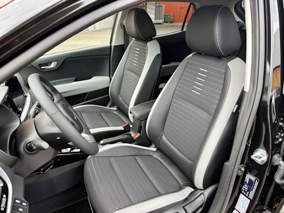 Vehicle image 6 Vehicle image 6