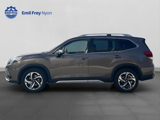 SUBARU Forester Station 2.0i e-Boxer Luxury 2