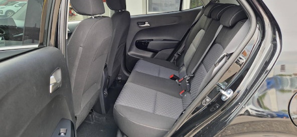 Vehicle image 10 Vehicle image 10