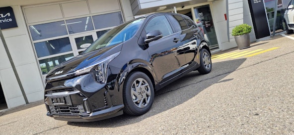 First vehicle image