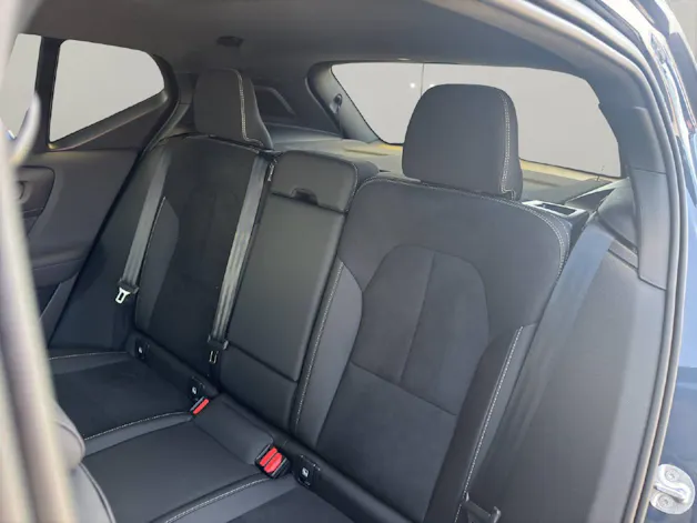Volvo XC40 2.0 B4 MH Black Edition