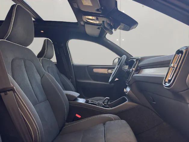 Volvo XC40 2.0 B4 MH Black Edition