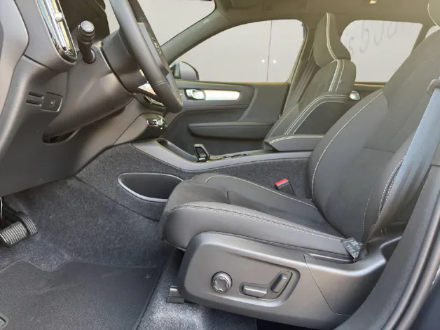 Volvo XC40 2.0 B4 MH Black Edition