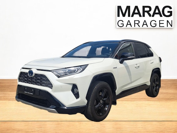 First vehicle image