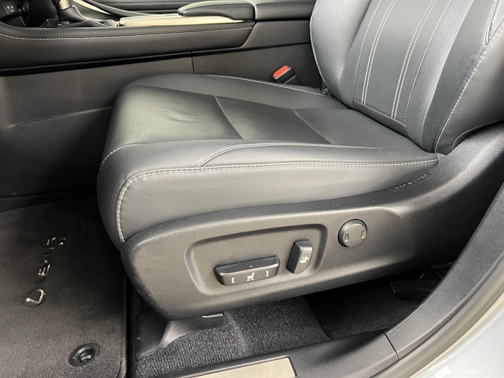 Vehicle image LEXUS RX