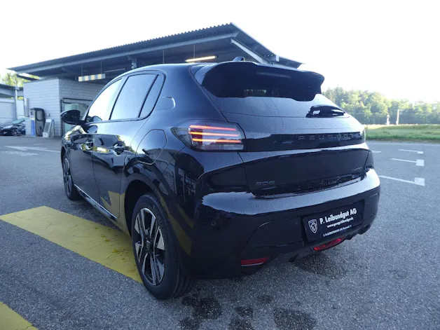 Peugeot 208 1.2 Hybrid Allure Premium Bern Edition