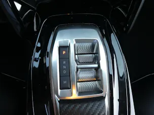 Peugeot 208 1.2 Hybrid Allure Premium Bern Edition