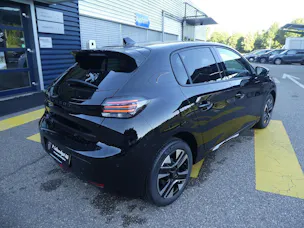Peugeot 208 1.2 Hybrid Allure Premium Bern Edition