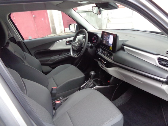 Vehicle image 9