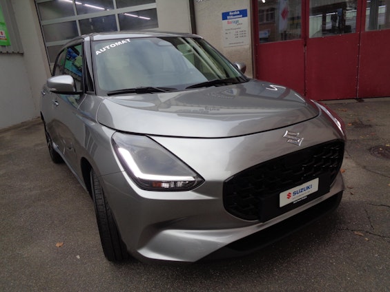 First vehicle image