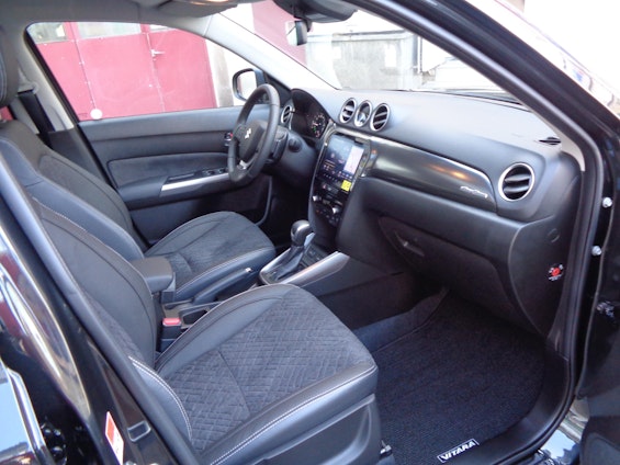 Vehicle image 15