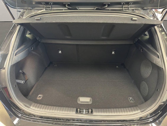 Vehicle image 8 Vehicle image 8