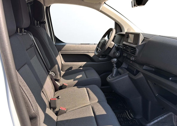 Vehicle image 17 Vehicle image 17