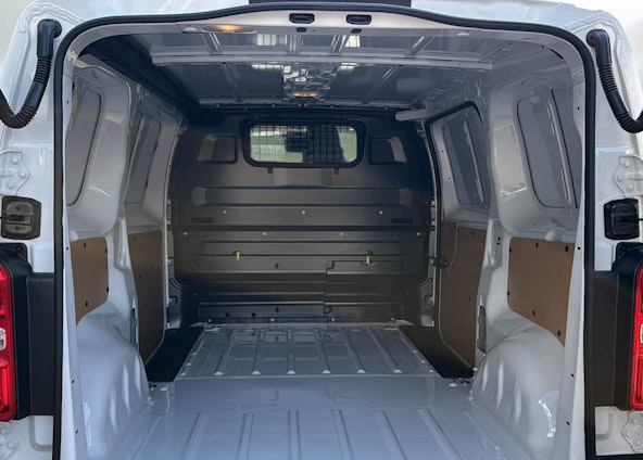 Vehicle image 8 Vehicle image 8