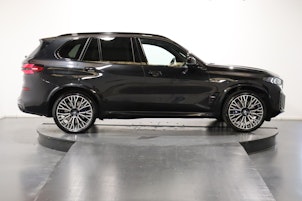 Vehicle image BMW X5 M60i xDrive