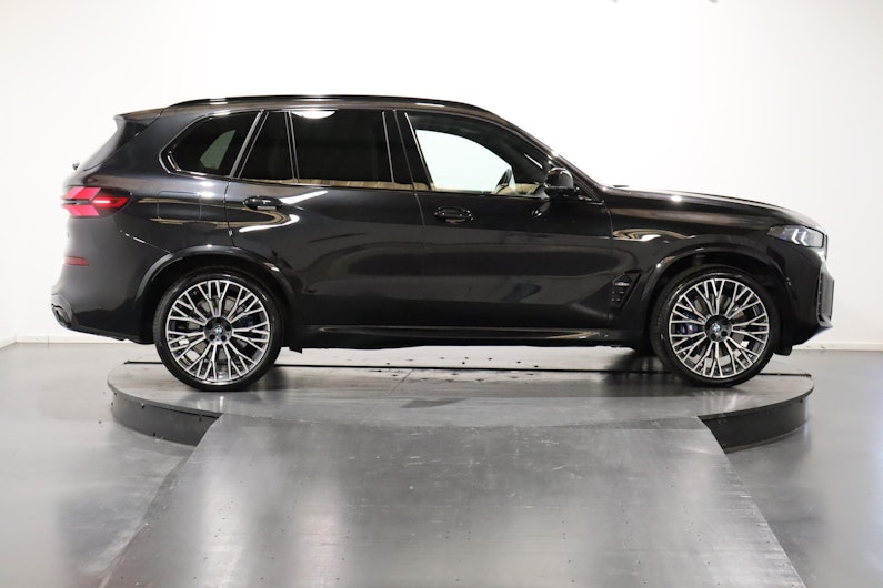 Vehicle image BMW X5