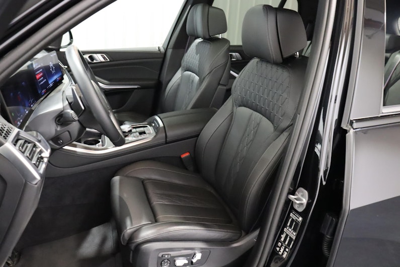 Vehicle image BMW X5