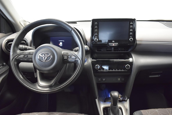 Vehicle image 6