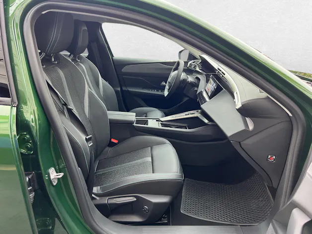 Peugeot 308 1.2 Hybrid Allure