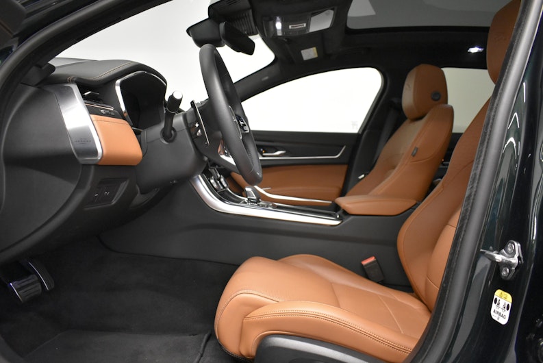 Vehicle image JAGUAR XF