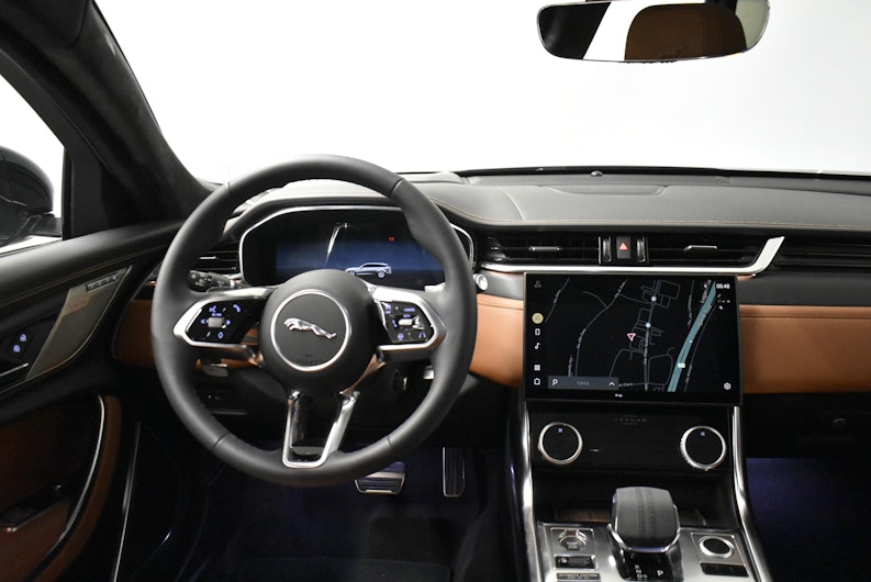 Vehicle image JAGUAR XF